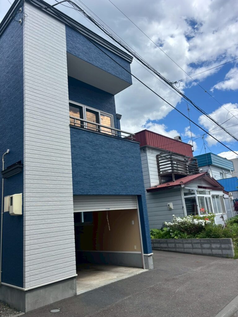 外壁塗装を少しでも安くする4つの裏ワザ！品質を落とさずに節約する方法【2026年最新】